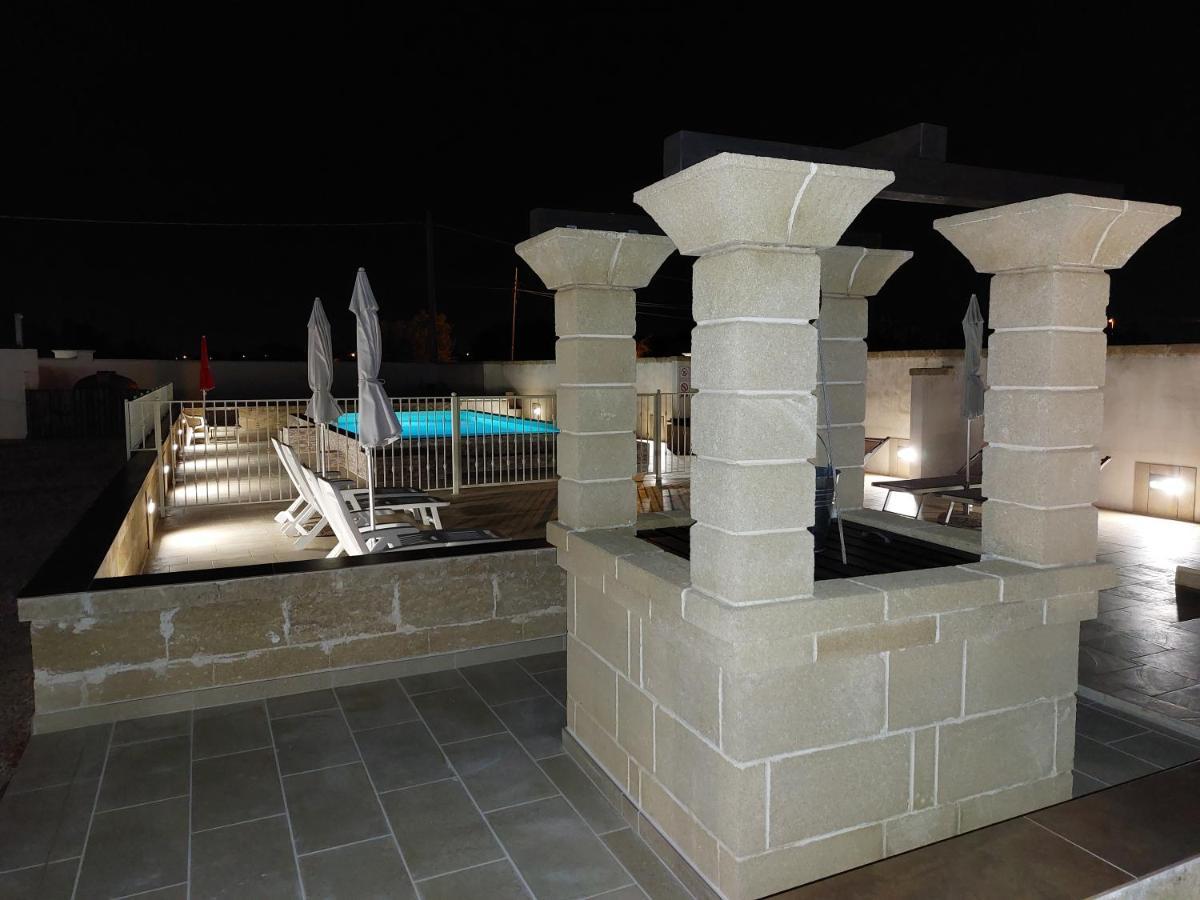 Villa Silvia Luxury Residence ตาเวียโน ภายนอก รูปภาพ